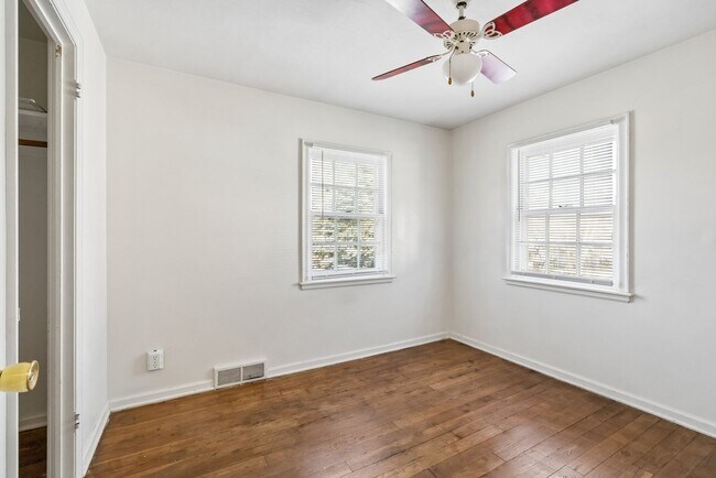 Building Photo - 2100 Sumner St