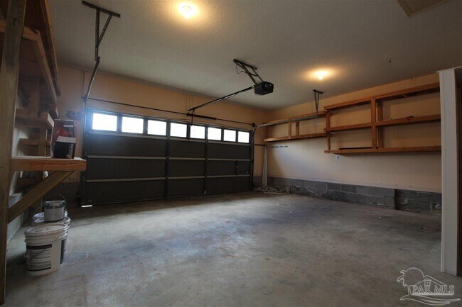 Building Photo - 2042 Hamilton Crossing Dr