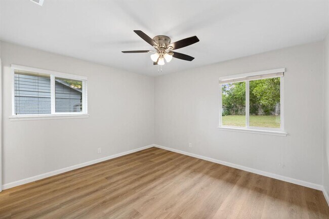 Building Photo - 1100 Red Cliff Dr