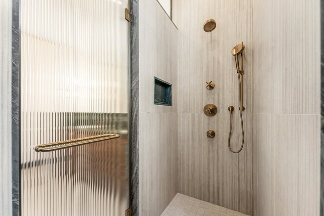 Building Photo - 5890 NW 39th Ave