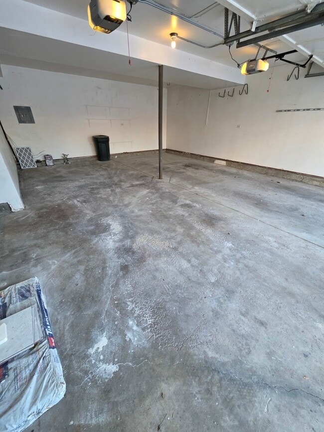 Building Photo - 1195 Old Timber Ct