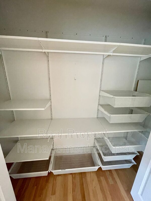 Building Photo - 315 N 155th St