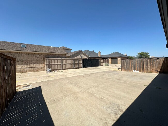 Building Photo - 4422 105th St