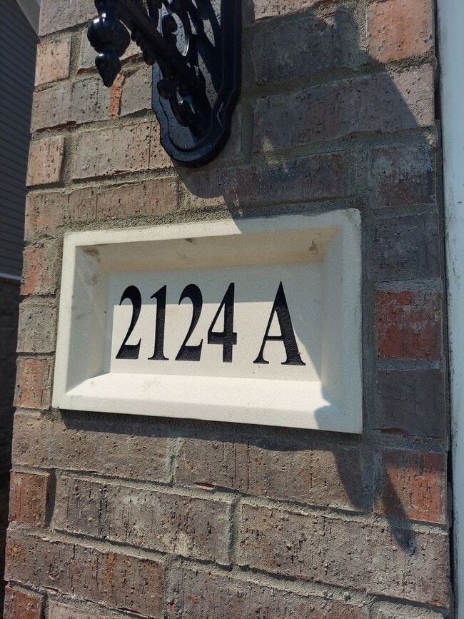 Building Photo - 2124 Ingalls Ln