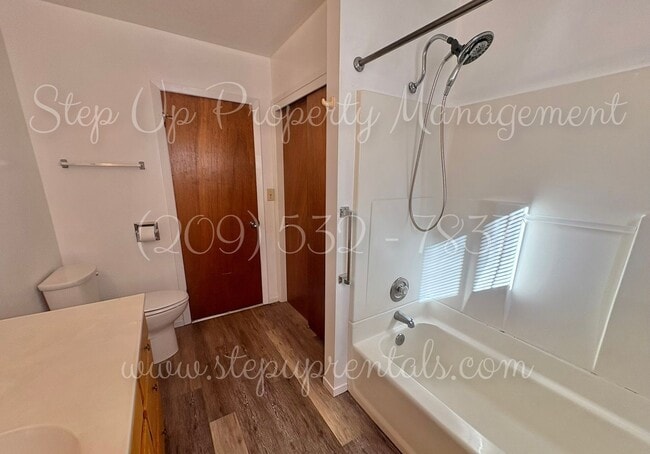 Building Photo - Charming 3-Bedroom Home in Tuolumne, CA – ...