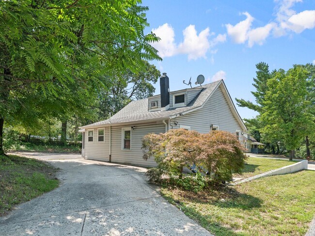 Building Photo - 215 Erial Rd