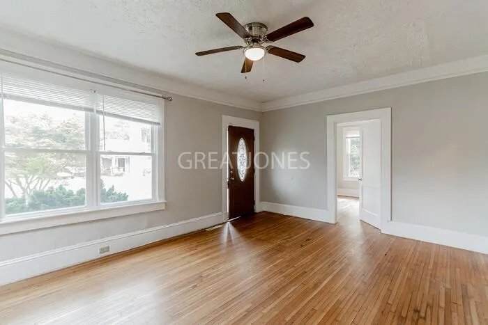 Building Photo - 808 3rd St SE