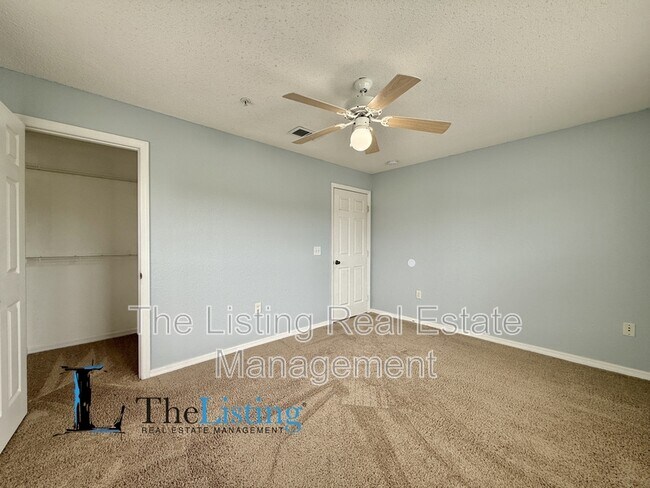 Building Photo - 18001 Richmond Pl Dr