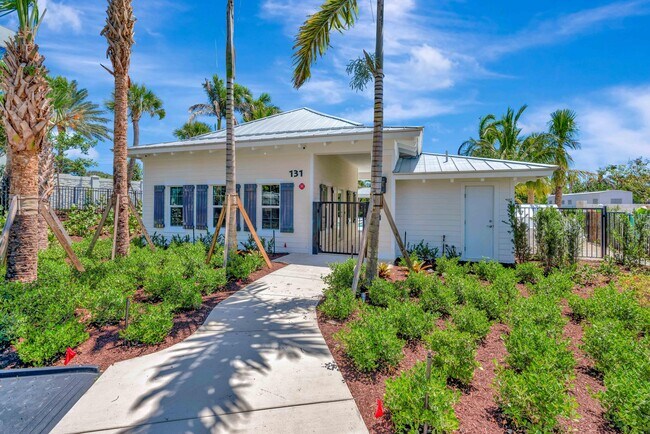 Building Photo - 150 Water Pointe Pl