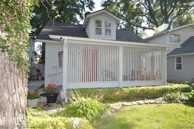 Building Photo - 932 Humphrey Ave