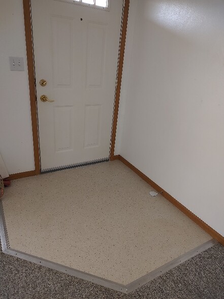 Building Photo - 422 Harrison Ave