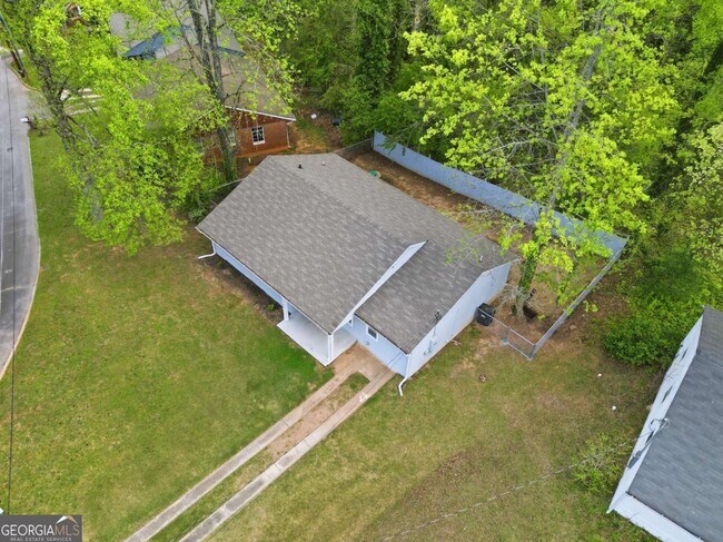 Building Photo - 1735 Carter Cir