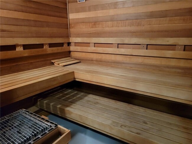 Building Photo - 20281 E Country Club Dr