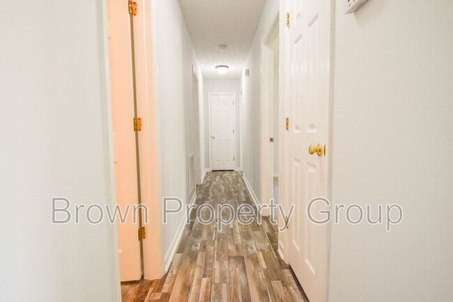 Building Photo - 867 Long Iron Dr