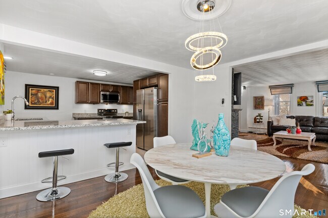 Building Photo - 1701 Boulevard