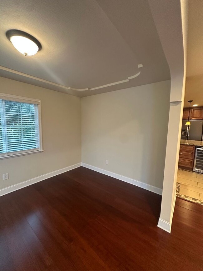 Building Photo - Gorgeous, 3 bedroom, 2.5 bath home, ready for move in