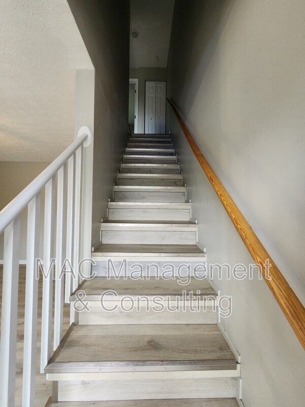 Building Photo - 790 Dixie Park Dr