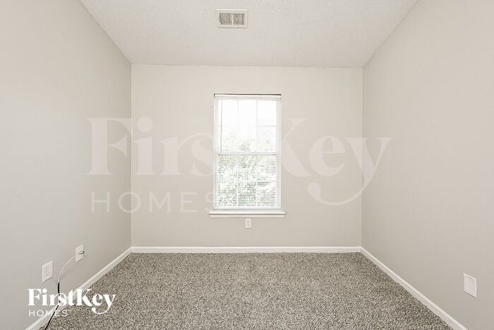 Building Photo - 409 Kendall Ln