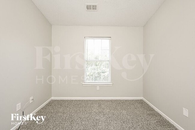 Building Photo - 409 Kendall Ln