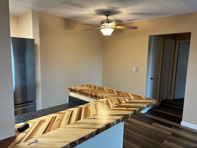 Kitchen and dining room - 1059 Shadowridge Dr