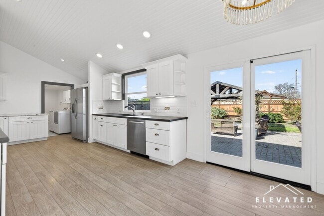 Building Photo - 45 Payran St