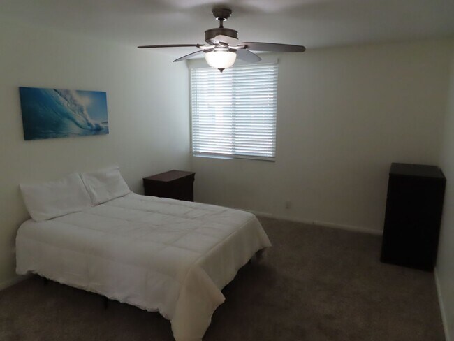 Building Photo - Partially Furnished Two Bedroom Condo in College Area