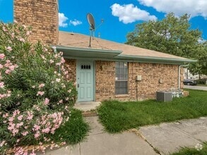 Building Photo - 4015 Evergreen St