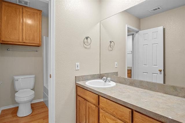 Building Photo - 2549 E Renfro St