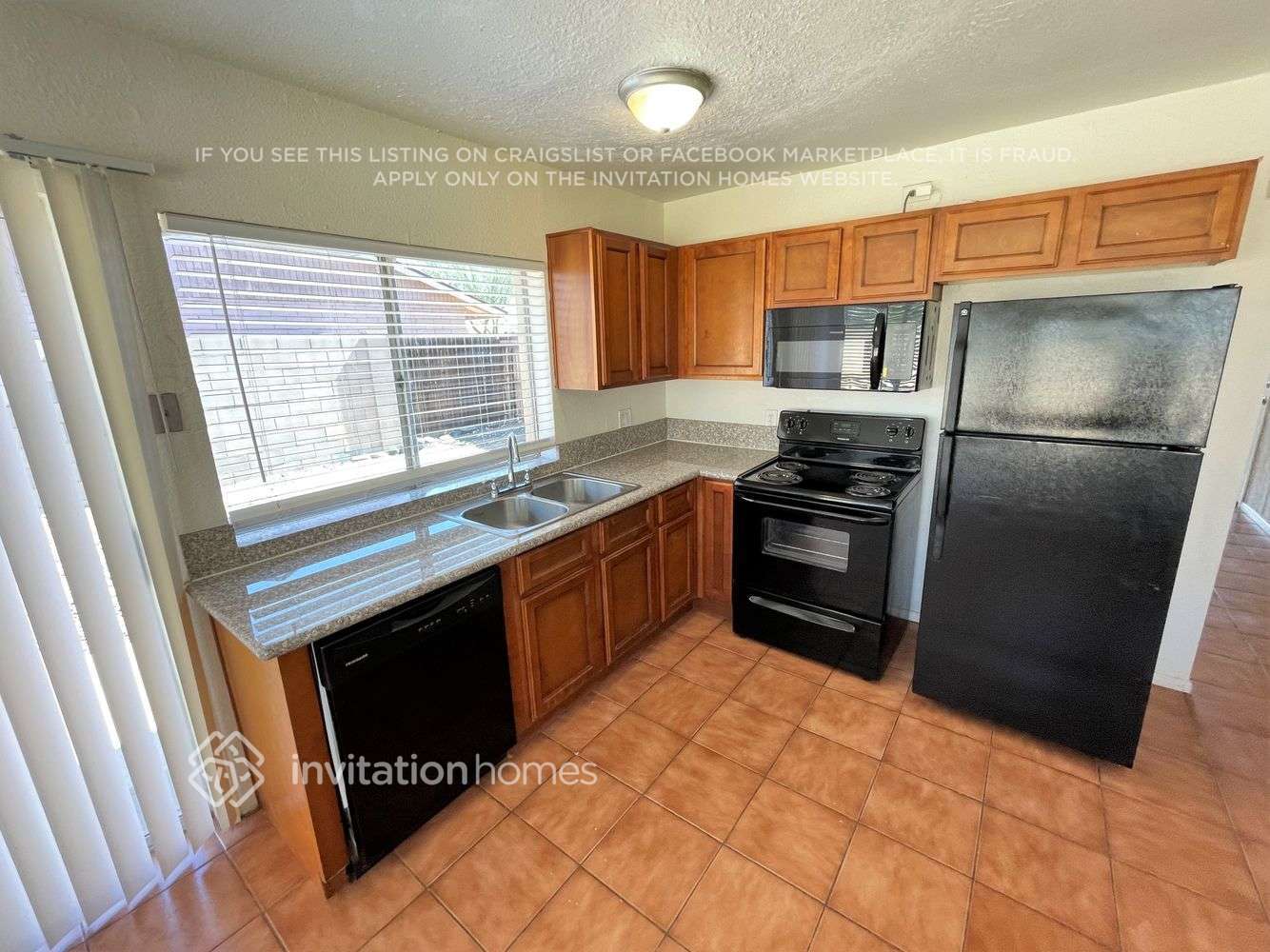 Building Photo - 6108 N 71st Dr