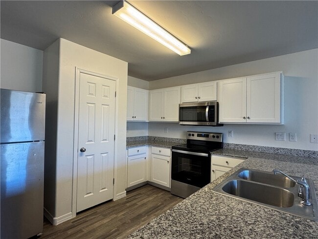 Building Photo - 1624 Paige Dr