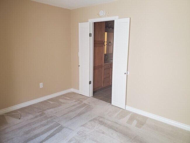 Building Photo - 6780 Friars Rd