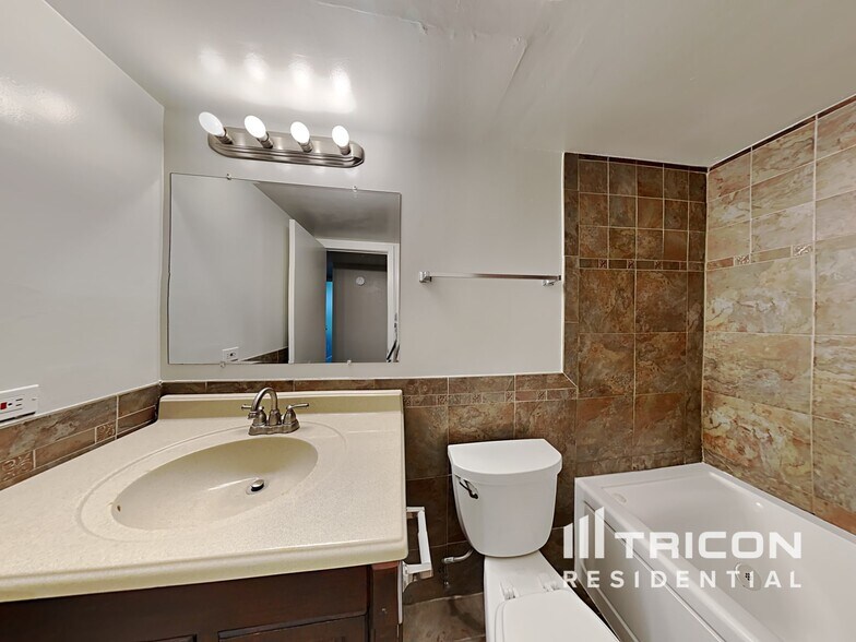 Building Photo - 4832 N 87th Ln