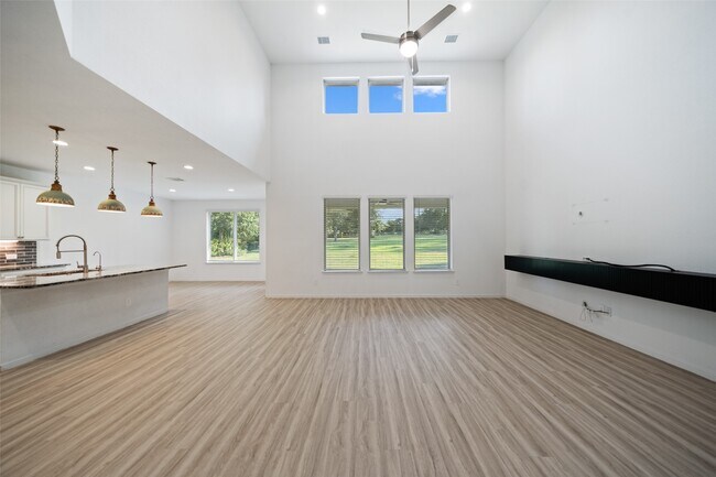 Building Photo - 105 Whelan Ln