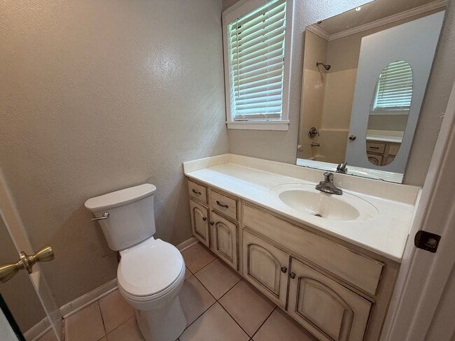 Building Photo - 4 bed/3 bath house in Tupelo