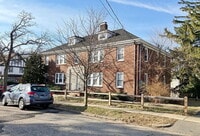 Building Photo - Great location, close to Quincy Center!