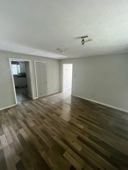 Building Photo - 3120 Lower Wetumpka Rd