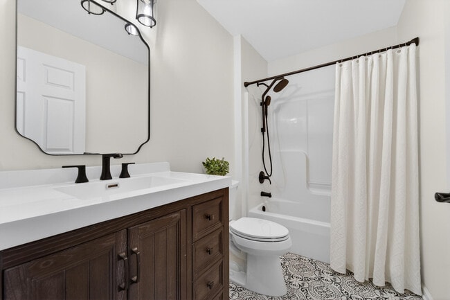 Building Photo - 129 S Curtis St