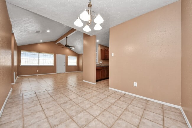 Building Photo - 16425 Monte Carlo Ln