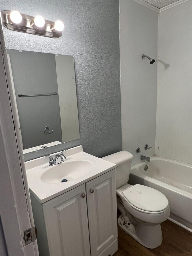 Building Photo - 2210 35th St