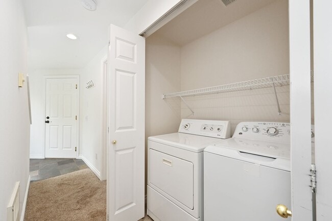 Building Photo - 3-Story Greenlake Home - Private Yard and ...