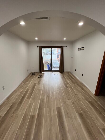 Building Photo - 13 Calumet St