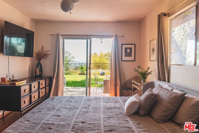 Building Photo - 1070 Norumbega Dr