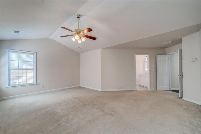 Building Photo - 853 Van Briggle Path NE