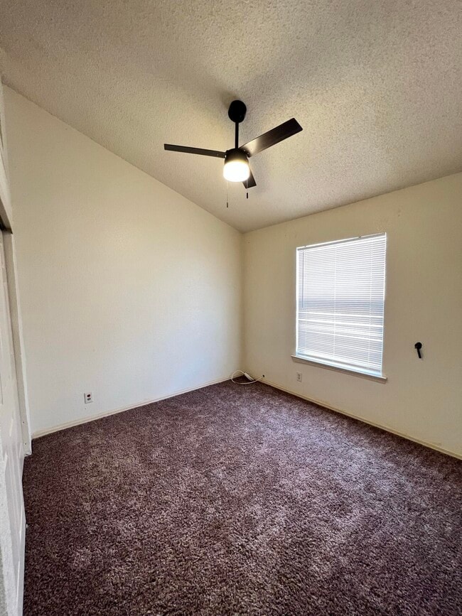 Building Photo - 12116 El Greco Cir