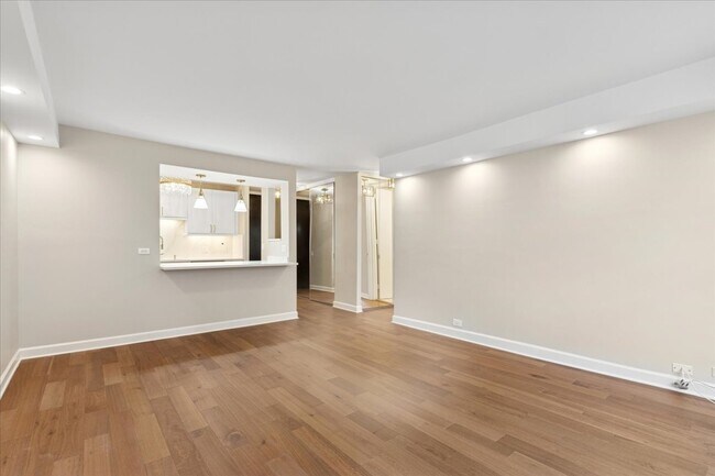 Building Photo - 535 N Michigan Ave