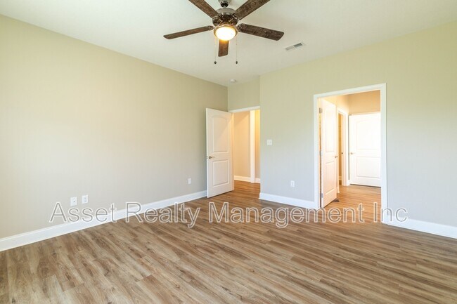 Building Photo - 127 Van Gilder Way