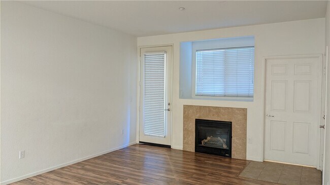 Building Photo - 41410 Juniper St