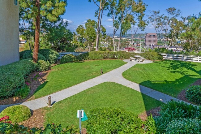 Building Photo - Fashion Valley 2Br/2Ba Condo with 2 car ga...
