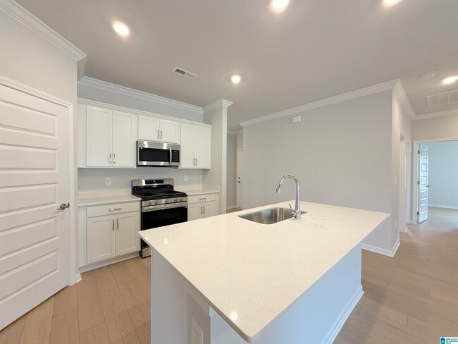 Building Photo - 4602 Hampton Glen Circle SE