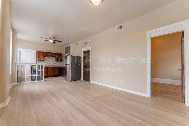 Building Photo - 3328 W Chicago Ave